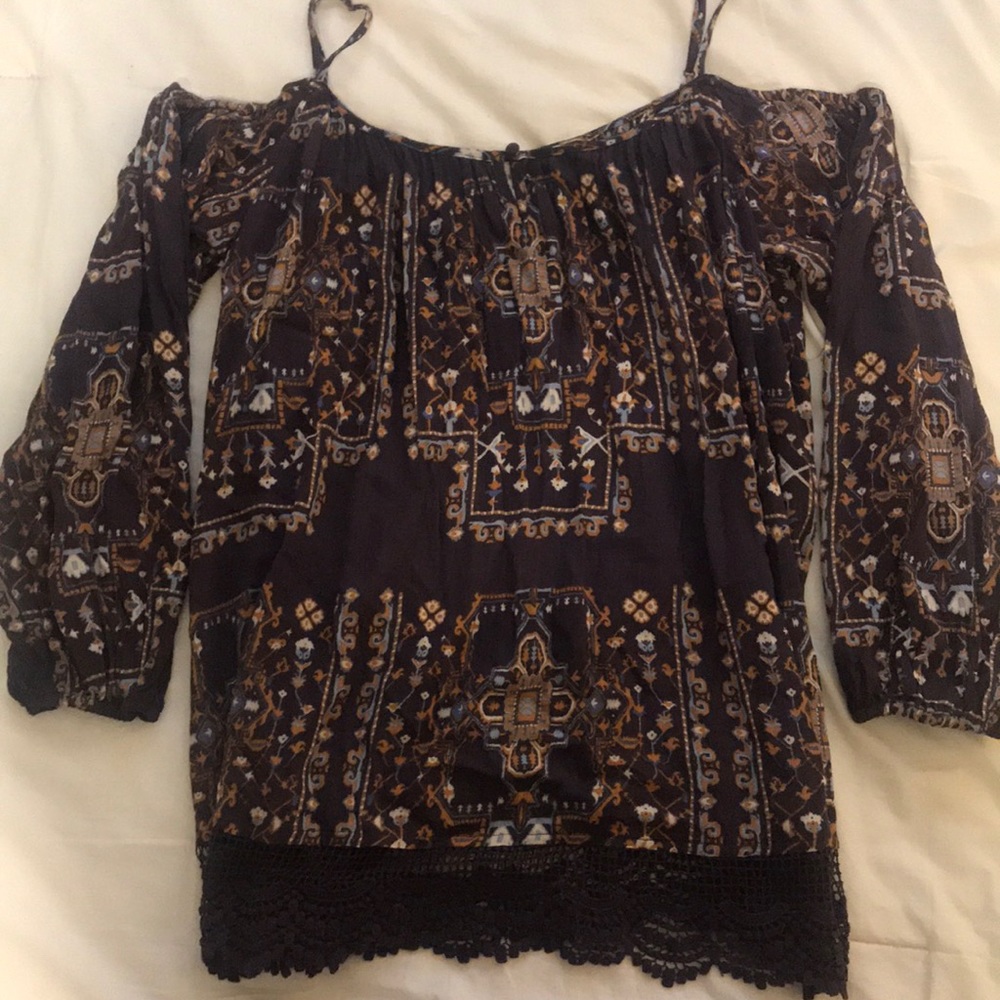 Off the shoulder long sleeve top